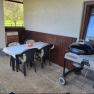 Ferienwohnung Kathi Terrasse, © Leo-Hof/Sandra Reinisch Terrasse mit Tisch, Stühlen und Grill.