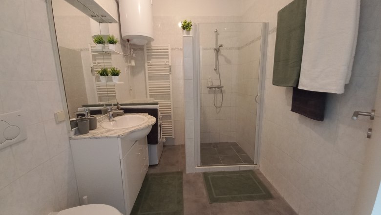Badezimmer, © Dekic-Ouaja
