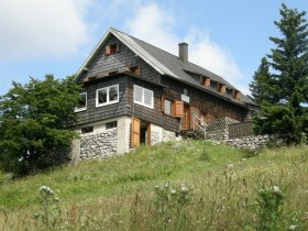 Waldfreundeh&uuml;tte Obersberg (Copyright: Waldfreundeh&uuml;tte Obersberg, Foto Roman Reichel), &copy; Wiener Alpen in Nieder&ouml;sterreich