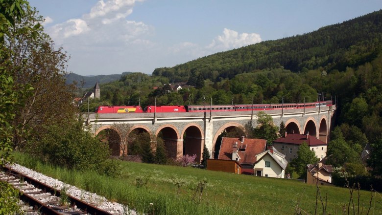 Bahnwanderweg Schwarzaviadukt in Payerbach, © Franz Zwickl