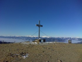 Gipfelkreuz am Stuhleck beim Alois Günther Haus, © Oststeiermark Tourismus