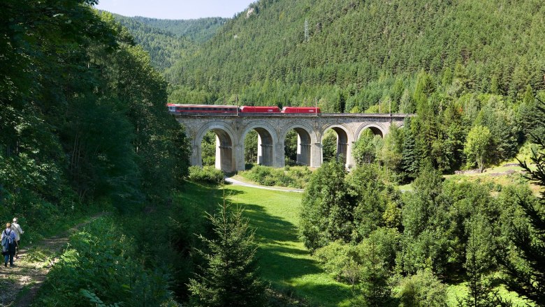 Wandern am Bahnwanderweg, © Franz Zwickl