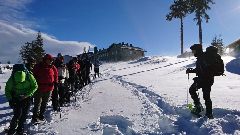 Mit den Wanderguides das winterliche Raxplateau entdecken., © teamwandern/Wolfgang Menzel