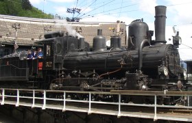 Historische Dampflokomotive im Südbahnmuseum Mürzzuschlag.
