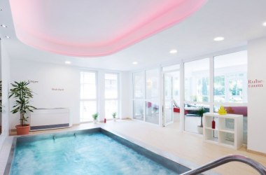 Wellness in der Alpentherme light im Hotel Payerbacherhof, © Hotel Payerbacherhof