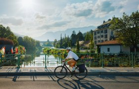 Radfahren auf der Schwarzatal Radroute durch die Region Semmering Rax