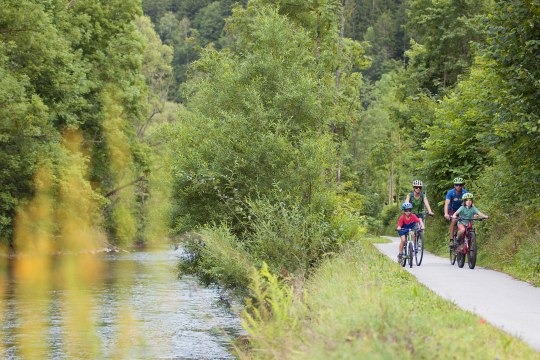 Radeln, wandern, herumtoben und entspannen - das ist Quality-time und Naturerlebnis für die ganze Familie., © Wiener Alpen