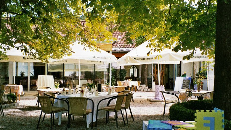 Gastgarten des Kastanienhofes, © Kastanienhof-Gersthofer