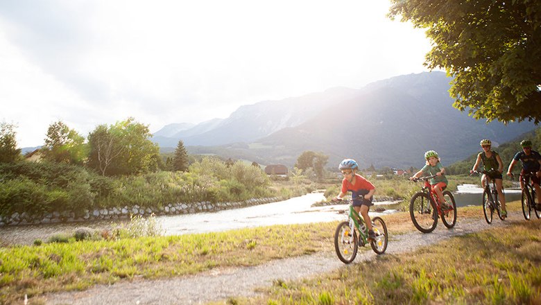 Radeln entlang der Schwarza, © wieneralpen-mountainbikeguides-thomas-bartl