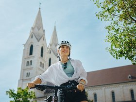 Radfahren am Eurovelo 9 durch die Bucklige Welt und Wiener Neustadt