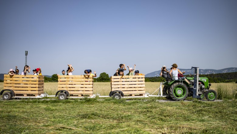 Gemütliche Fahrt mit dem "Apfelzug", © Most Michl