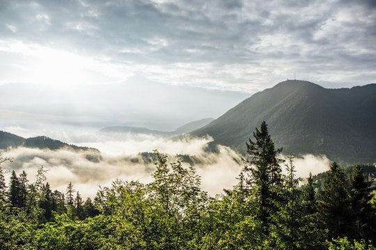 Die Wolken beobachten, tief durchatmen und dabei den Gedanken freien Lauf lassen., © Tom Son